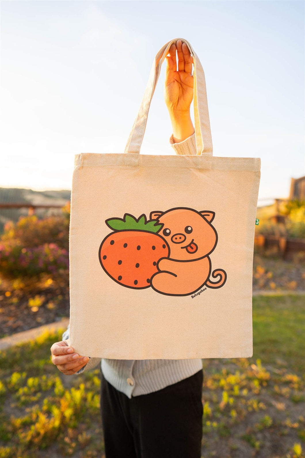 A fun and quirky design featuring a little mouse happily munching on a slice of delicious pizza! Printed on a durable, eco-friendly tote bag, perfect for carrying books, groceries, or your favorite snacks. A playful choice for pizza lovers and animal enthusiasts!